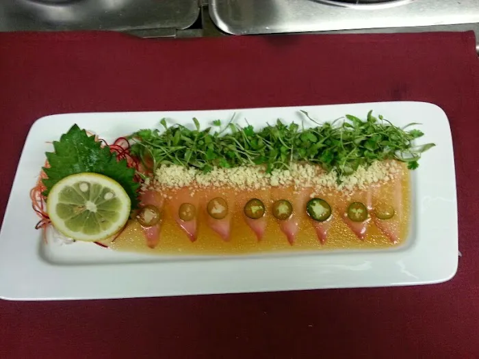 Red Lantern Sushi & Asian Kitchen Picture 5