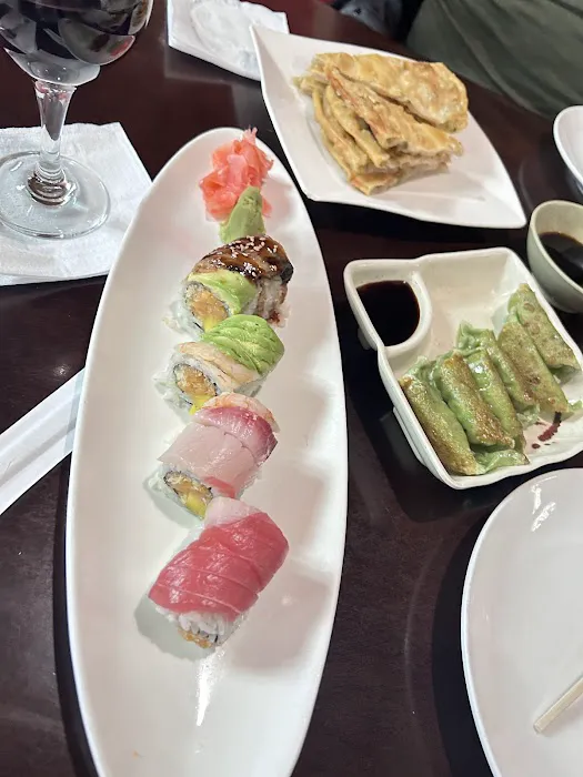 Yujo Sushi & Asian Cuisine Picture 4