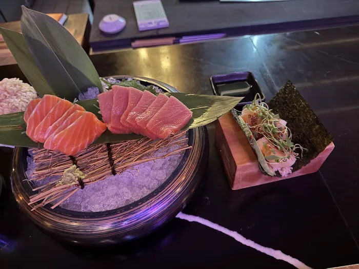 XOXO Sushi Bar Picture 2