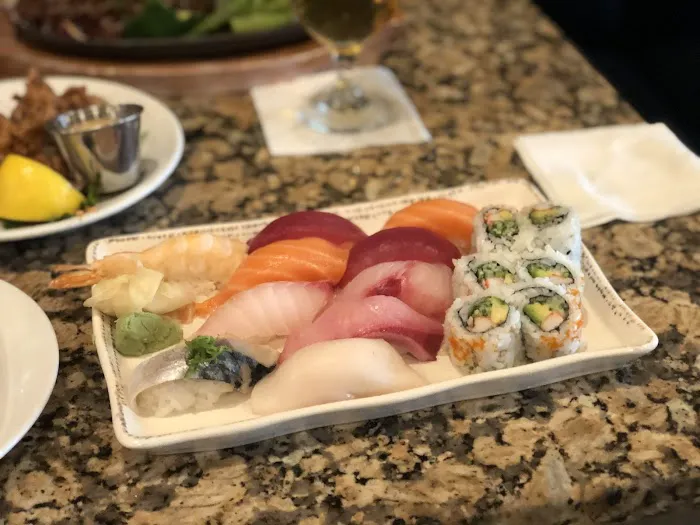 Fin's Sushi & Grill Picture 6