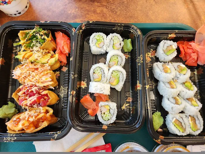 YAKUMI SUSHI Picture 4