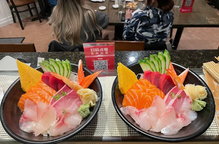 Maluken and Sushi Express Picture 5