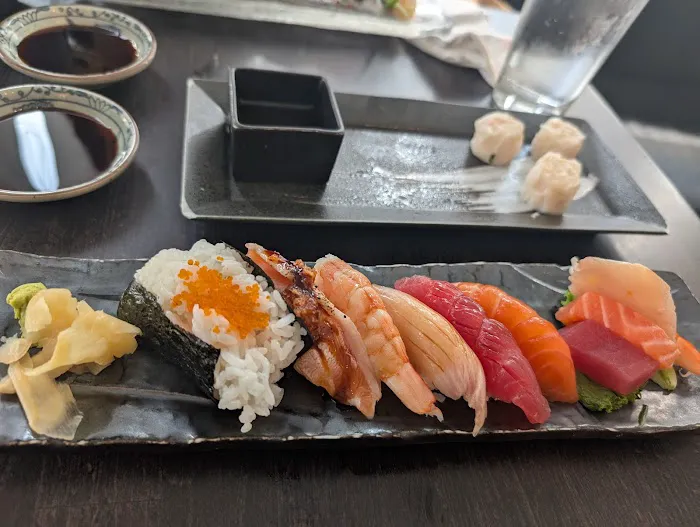 Sakana Sushi Picture 1