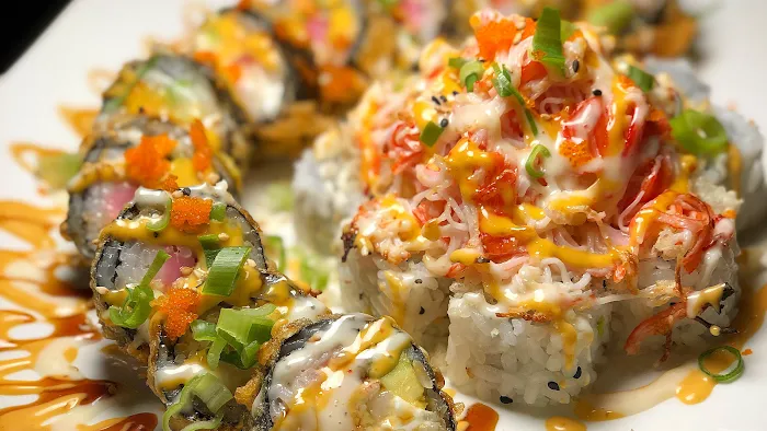 MAKI SUSHI BAR & GRILL Picture 3
