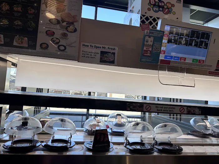 Kura Revolving Sushi Bar Picture 4