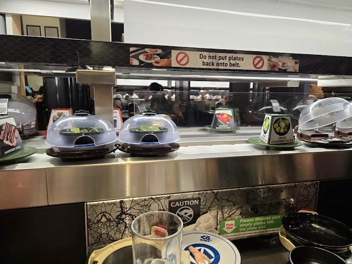 Kura Revolving Sushi Bar Picture 3