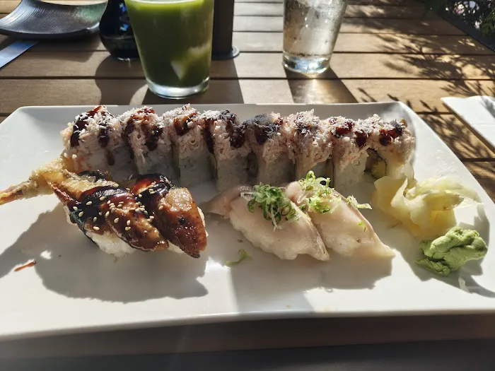 Fin's Sushi & Grill Picture 1