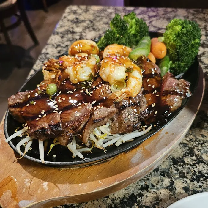 Fin's Sushi & Grill Picture 10