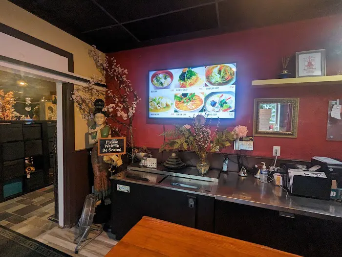 Ying's Sushi Bar & Lounge Picture 2