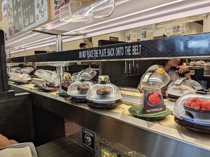 Kura Revolving Sushi Bar Picture 3