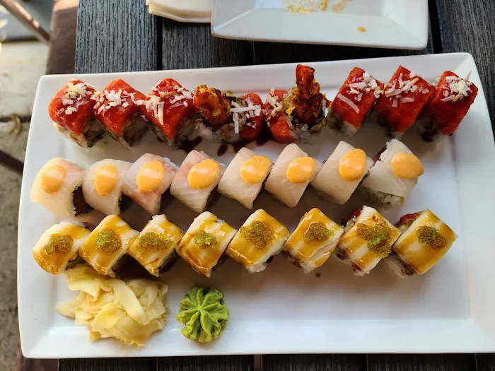 Sushi Lounge Picture 2