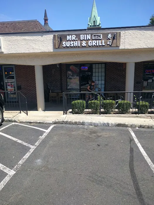 Mr. Bin Sushi & Grill Picture 2