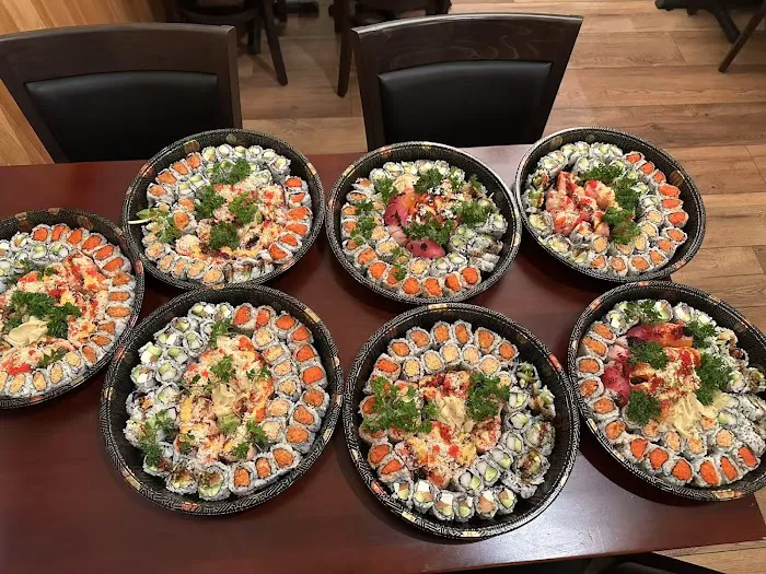 Tsunami sushi bar and asian cuisine Picture 1