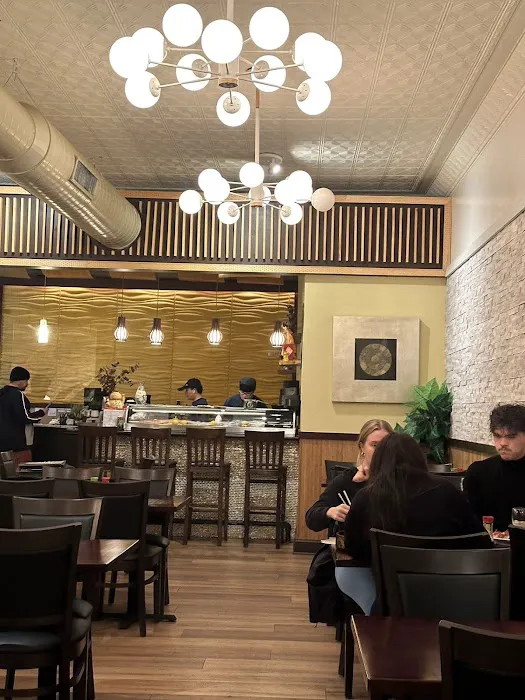 Tsunami sushi bar and asian cuisine Picture 4