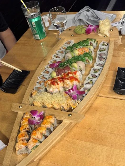 Hannya Sushi Bar Picture 2