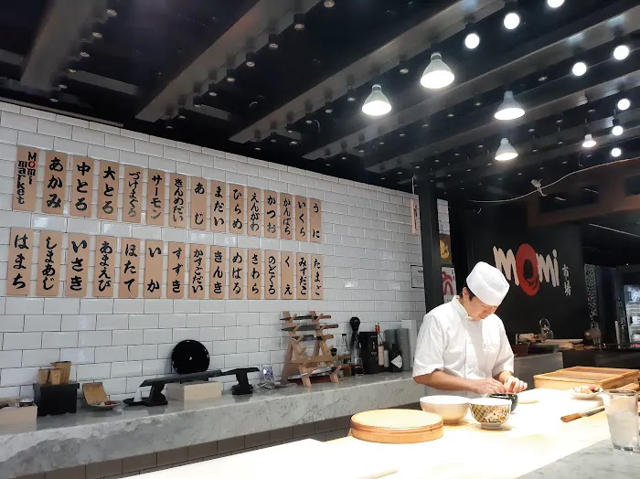 Momi Market Picture 4
