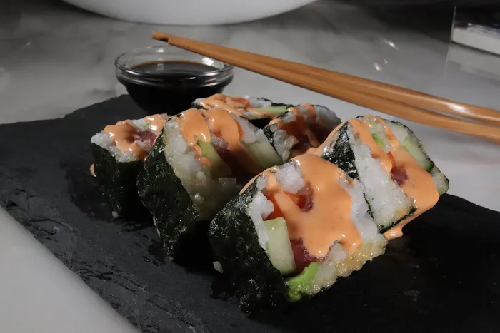 Iroll Sushi Picture 9