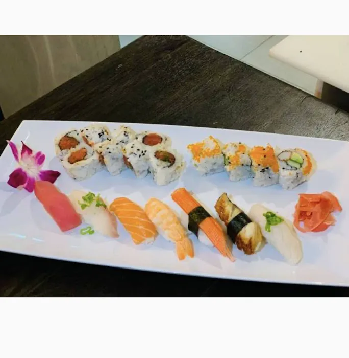 OISHII SUSHI Picture 6