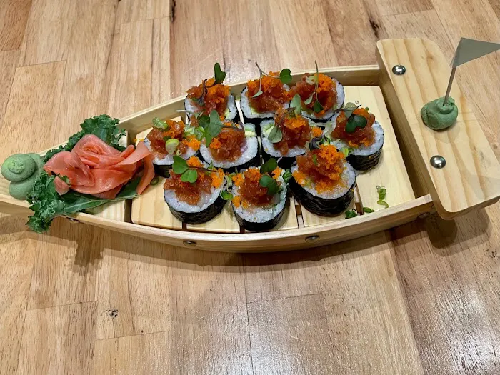 OISHII SUSHI Picture 7