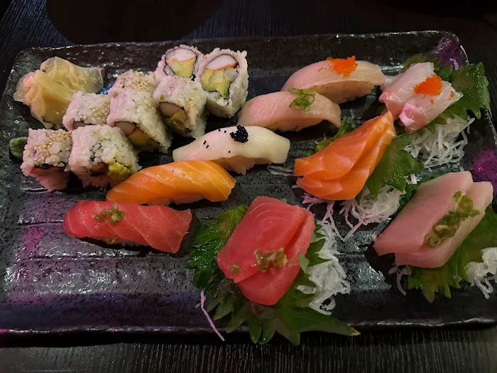 Hoshi & Sushi Asian Cuisine Picture 4