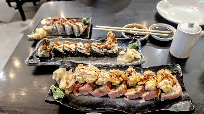 Hoshi & Sushi Asian Cuisine Picture 5
