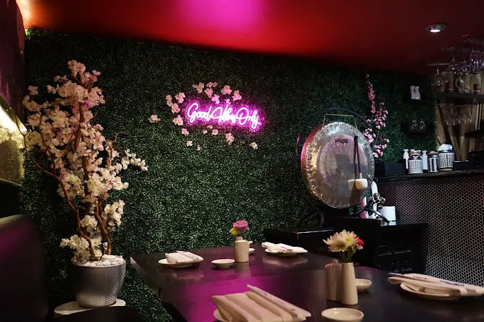 Hoshi & Sushi Asian Cuisine Picture 8