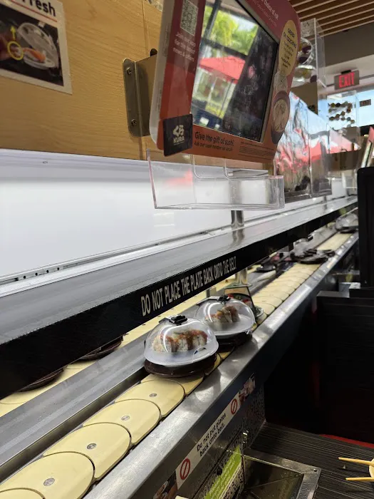Kura Revolving Sushi Bar Picture 7