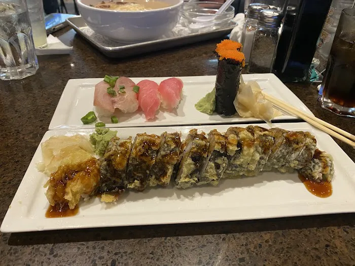 Sushi Maki - MIA Airport Picture 10