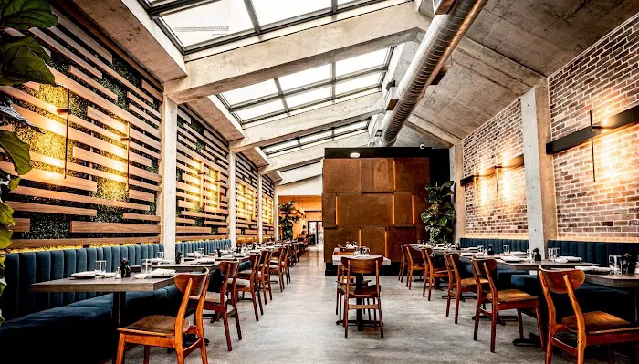 VARSOL SUSHI BAR Picture 4