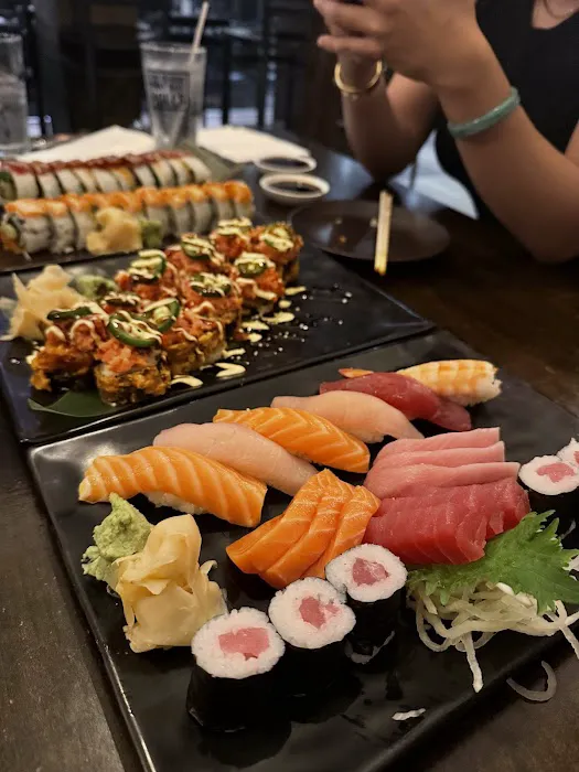Phat Boy Sushi, Kitchen & Bar - Oakland Park Picture 8