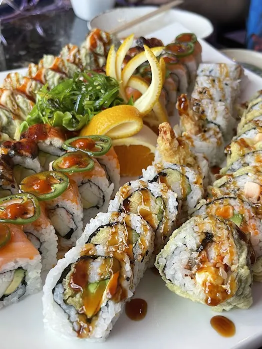 9 Face Sushi Cafe Picture 1