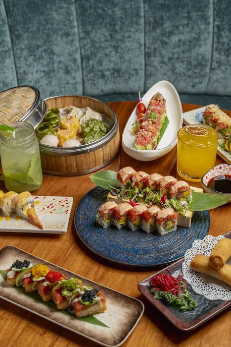 Coco Sushi Lounge & Bar Picture 2