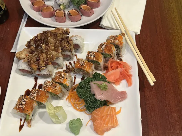 Sushi Moto Asian Picture 4