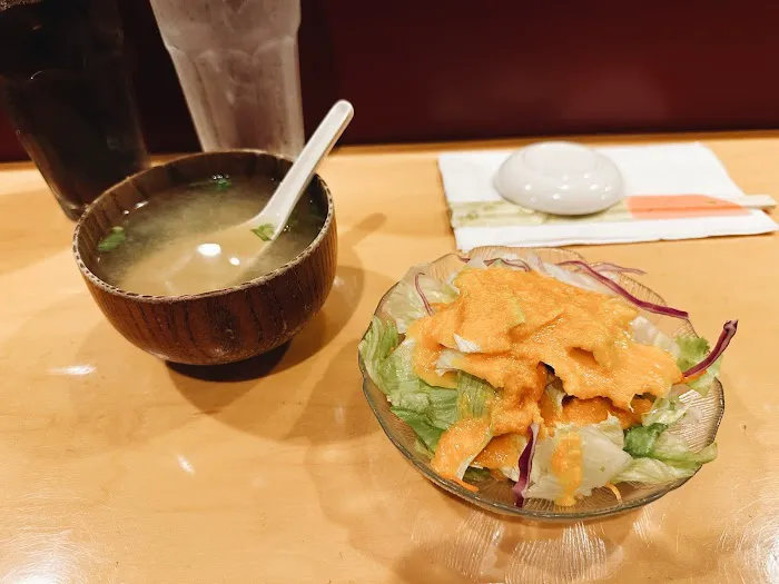 Yu-Mi Sushi Cafe Picture 5