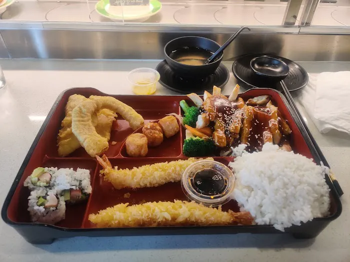 Yamato Sushi Train & Grill Picture 5