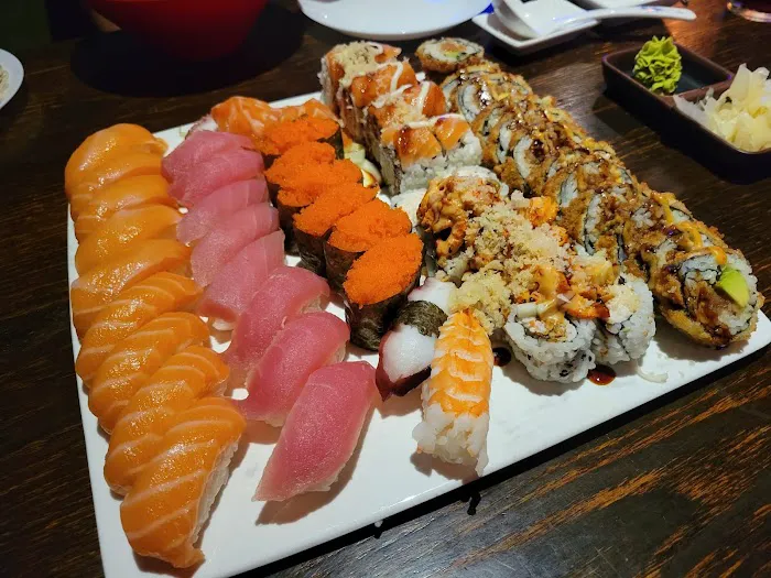 Mikoto Ramen Sushi Bar Picture 2