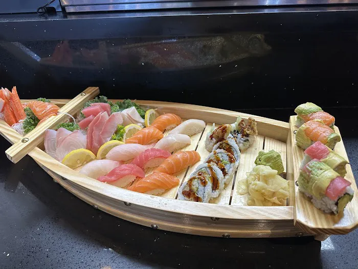 TOKYO RAMEN & SUSHI Japanese Restaurant Picture 10