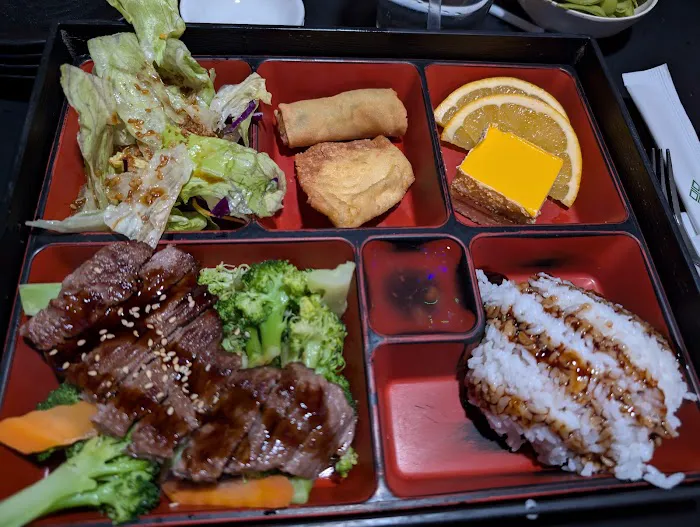 Friends Sushi & Bento Place Picture 3