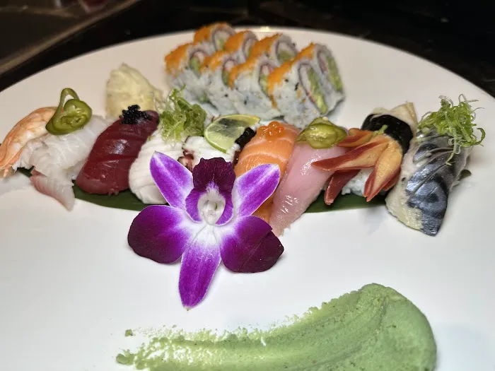 Friends Sushi & Bento Place Picture 2