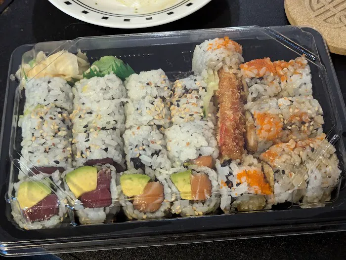 Oishi Sushi Restaurant & Bar Picture 8