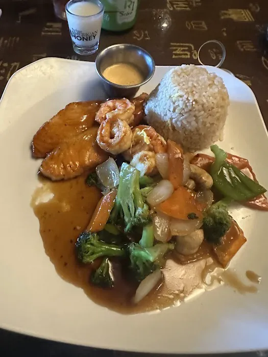 Oishi Sushi Restaurant & Bar Picture 7