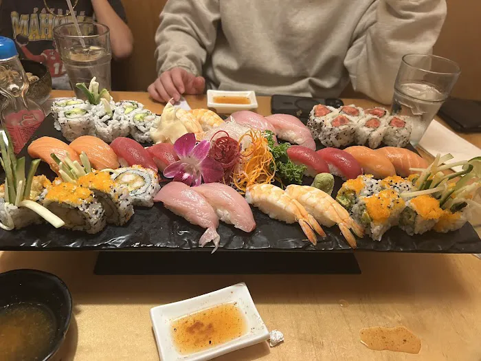 Sushi House Picture 1