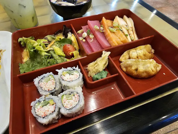 ASAHI Sushi & Grill Picture 4