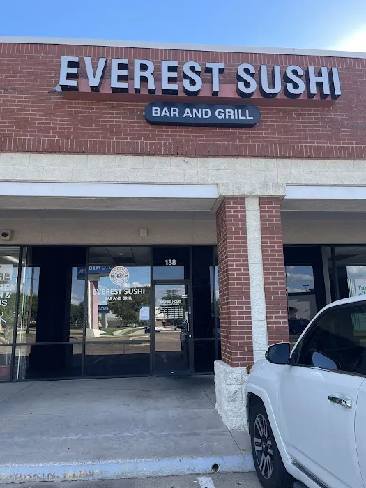 Everest sushi Bar and grill Picture 3
