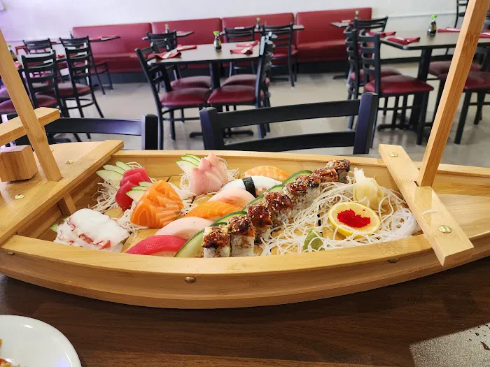 Everest sushi Bar and grill Picture 10
