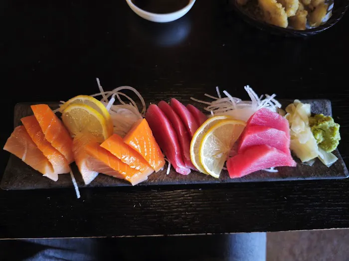 Tokyo Sushi Asian Food and Bar Picture 5