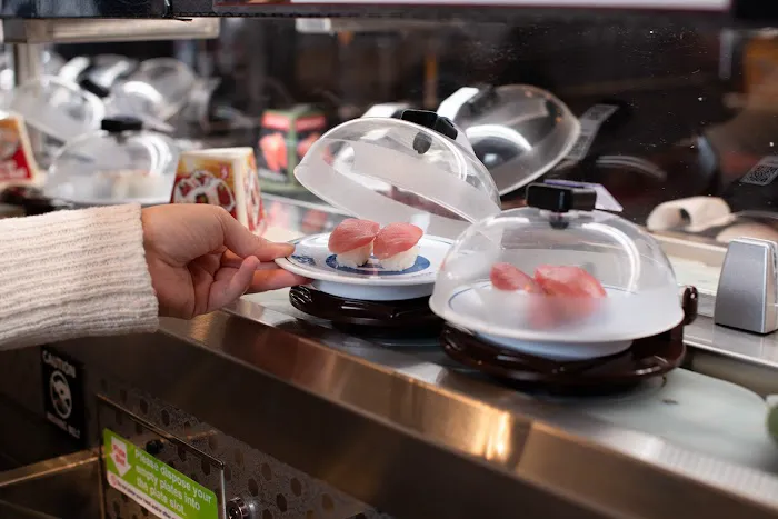 Kura Revolving Sushi Bar Picture 7