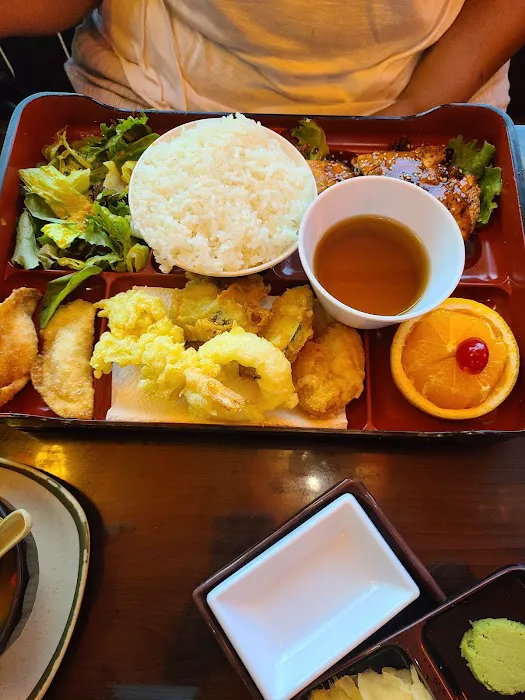 Suzushii Sushi & Grill Picture 8