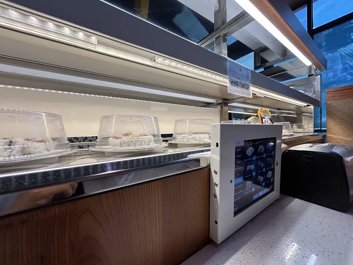Akarii Revolving Sushi Bar Picture 4