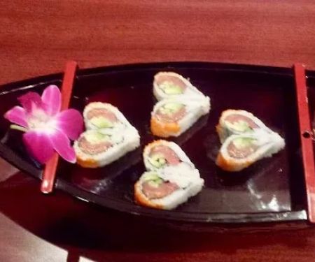 MOON SUSHI & RAMEN